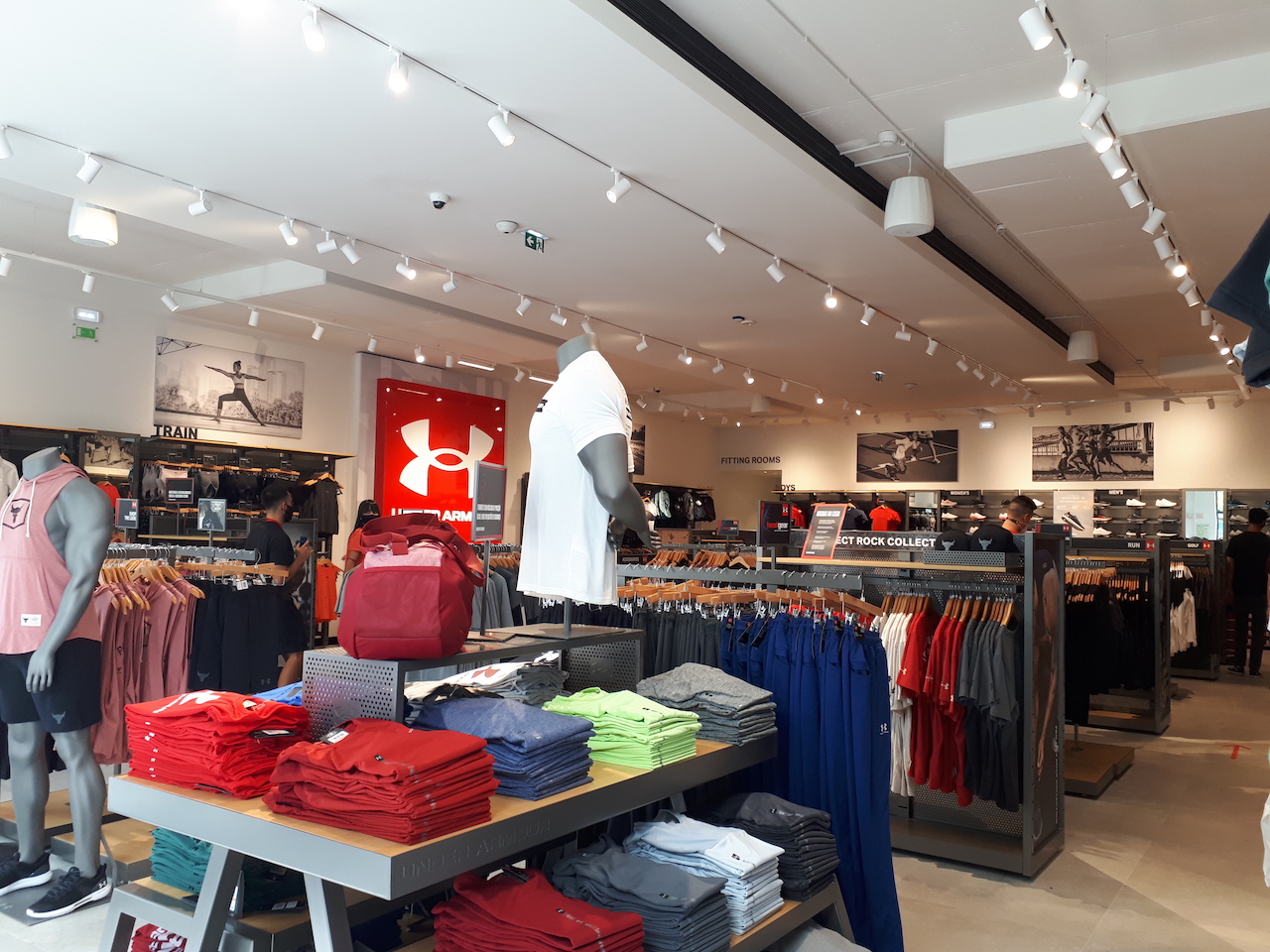 Primeiras Lojas Under Armour em Portugal ORTOGONAL Assertive